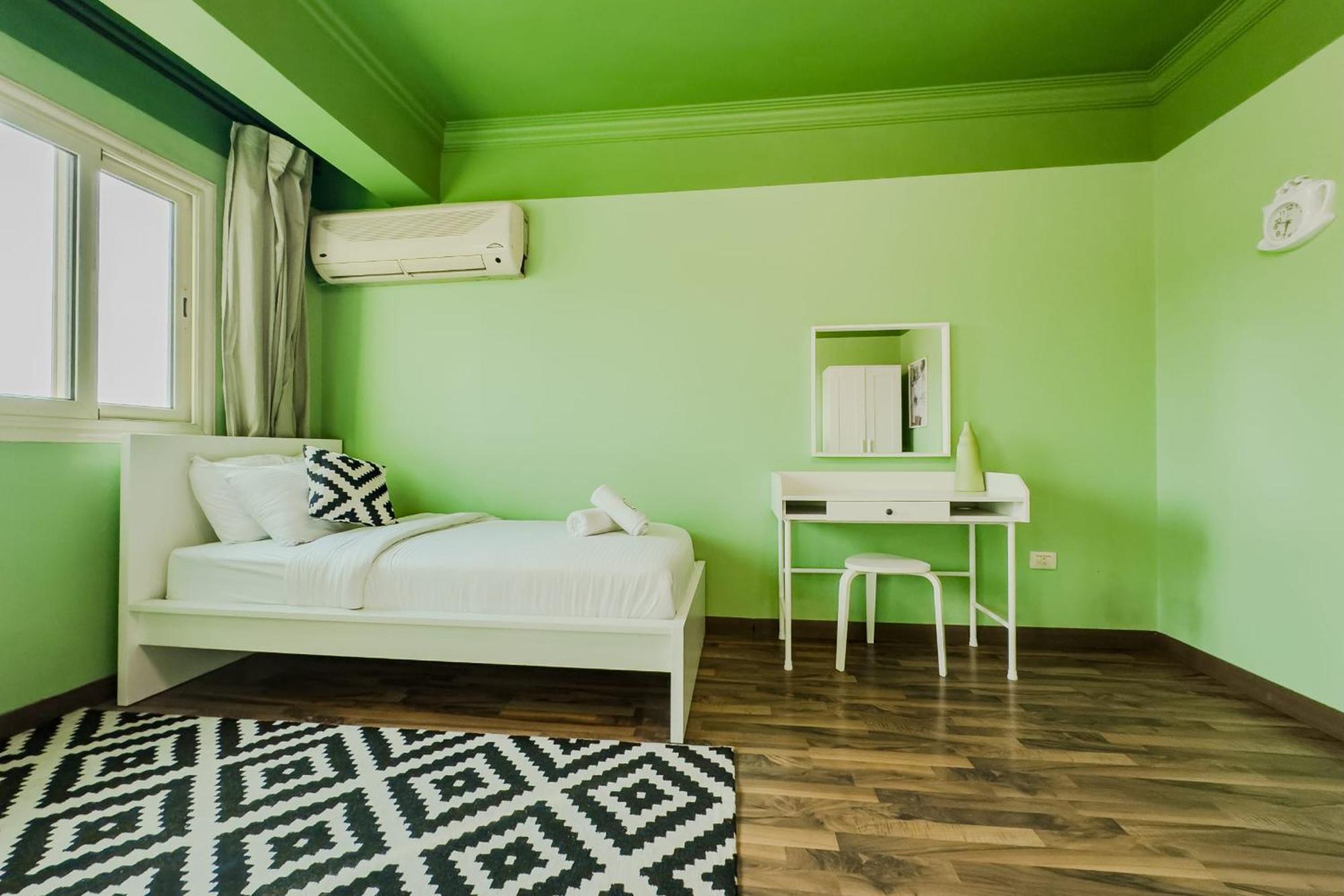 Distinct & Decent 2 Bdr Apt Steps From Nightlife And Airport Kaherah Luaran gambar